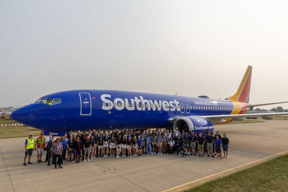 Southwest Airlines Employees and students in front of an aircraft.jpg